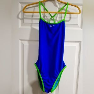 Nike SWIM SUIT 👙🛍